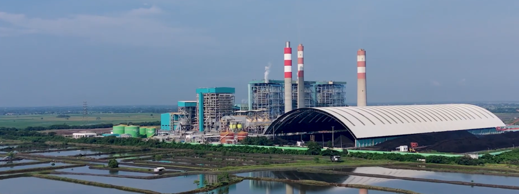 เหมืองขุดที่ตั้งอยู่ภายในพื้นที่โรงงานผลิตไฟฟ้า